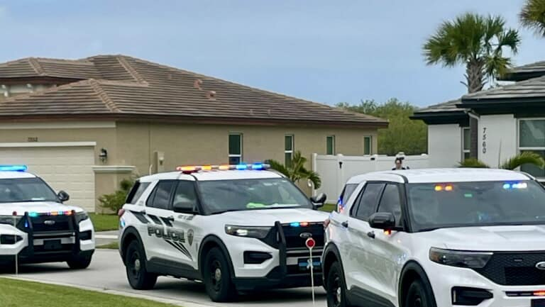 1 airlifted to hospital after shooting in Florida neighborhood