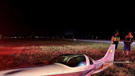 Airplane loses landing gear, veers off runway at Florida airport - Vimarsana News
