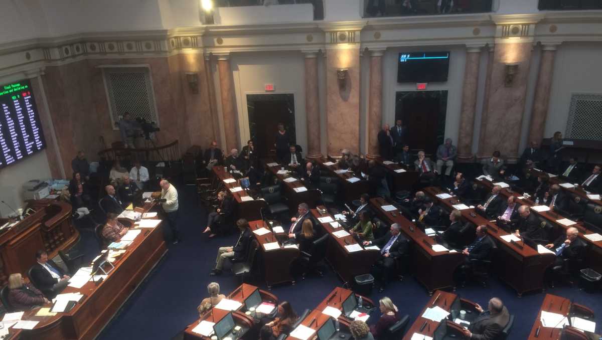 Latest on the Kentucky legislature meeting to pass bills on Saturday