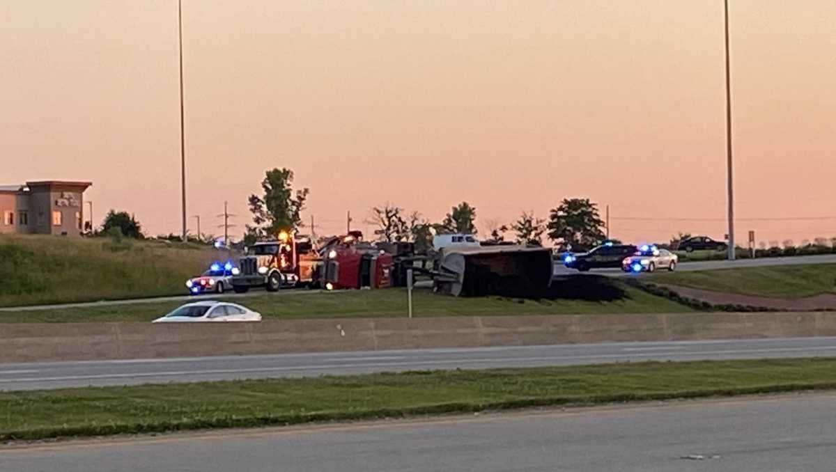 Ramp reopened on SB I-75 after crash involving overturned semi