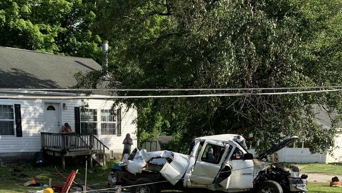 Police: Driver charged after crashing into telephone pole, causing car ...