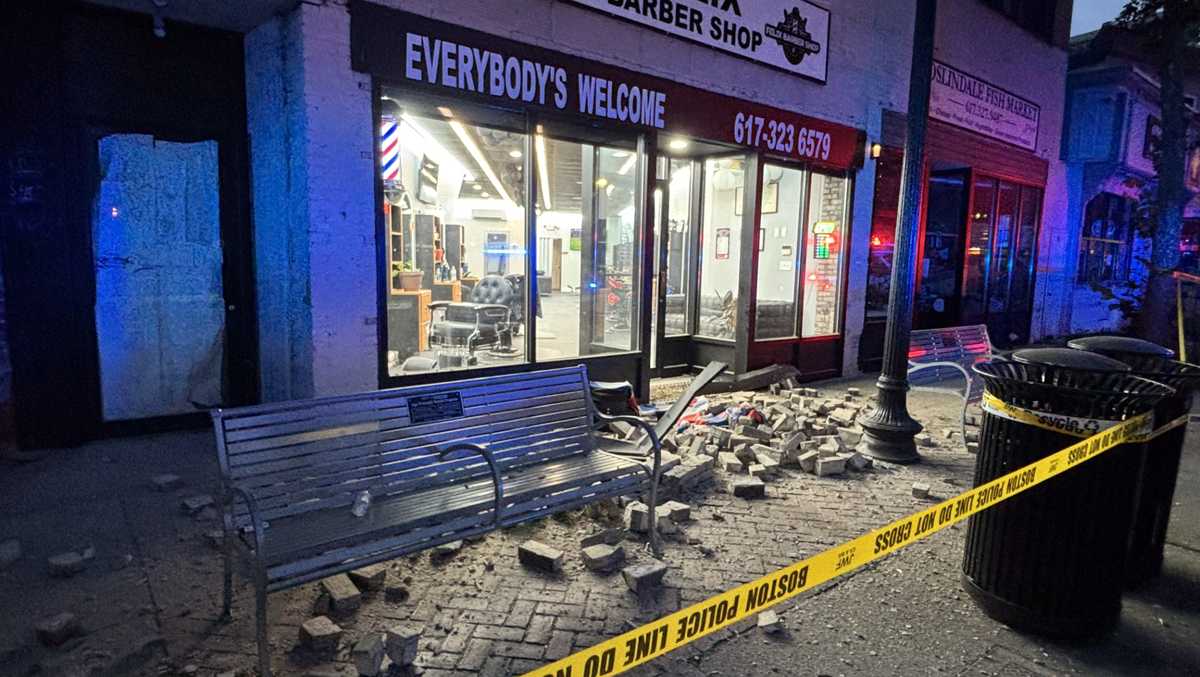 No one injured after Boston building facade collapses