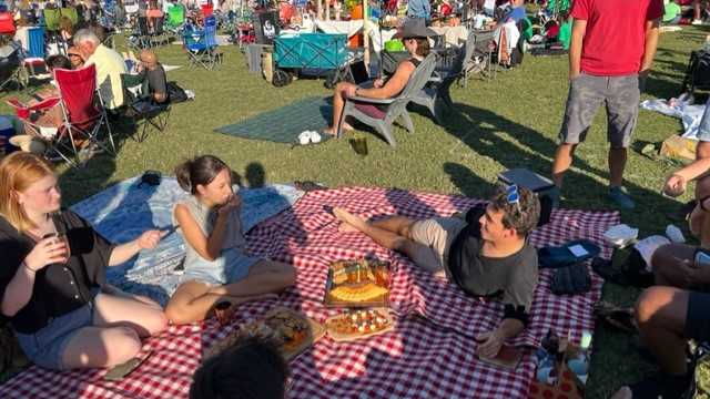photos-phil-the-park-picnic-table-entries