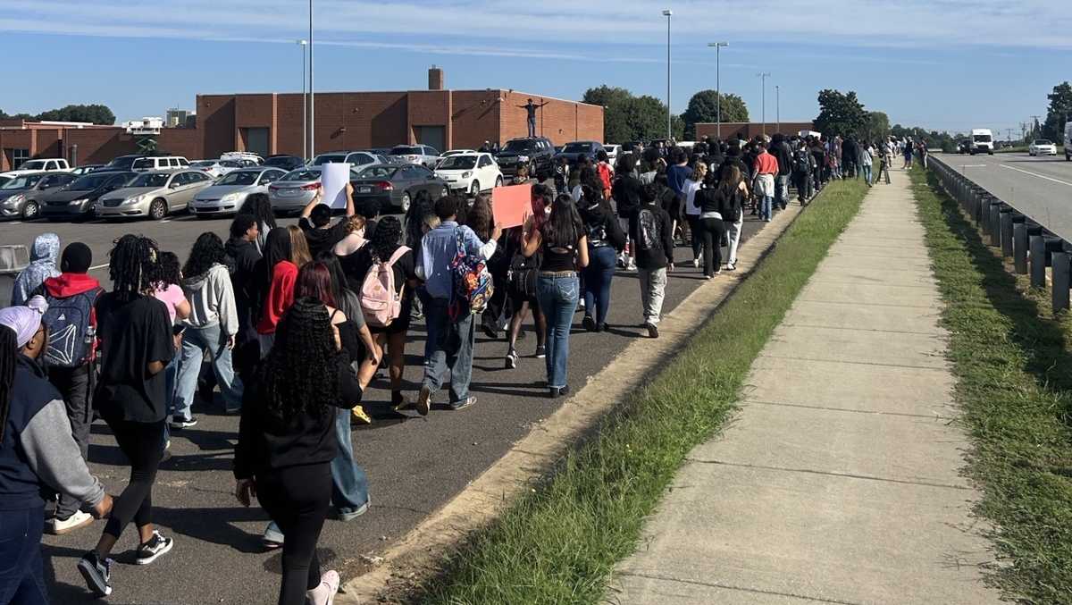WS/FCS high school walkouts over budget cuts, protests - WXII