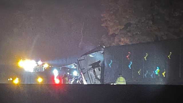 Jack-knifed tractor-trailer shuts down eastbound lanes of the Pennsylvania Turnpike - Vimarsana News