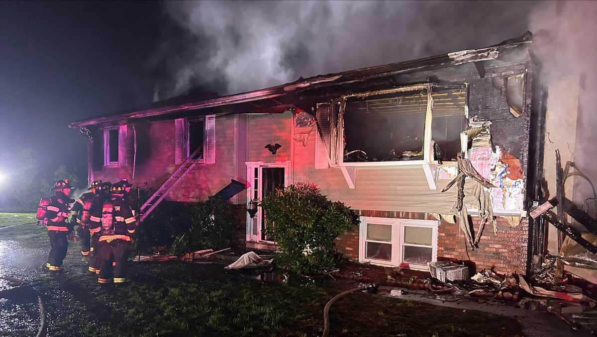 Overnight fire destroys Sterling home