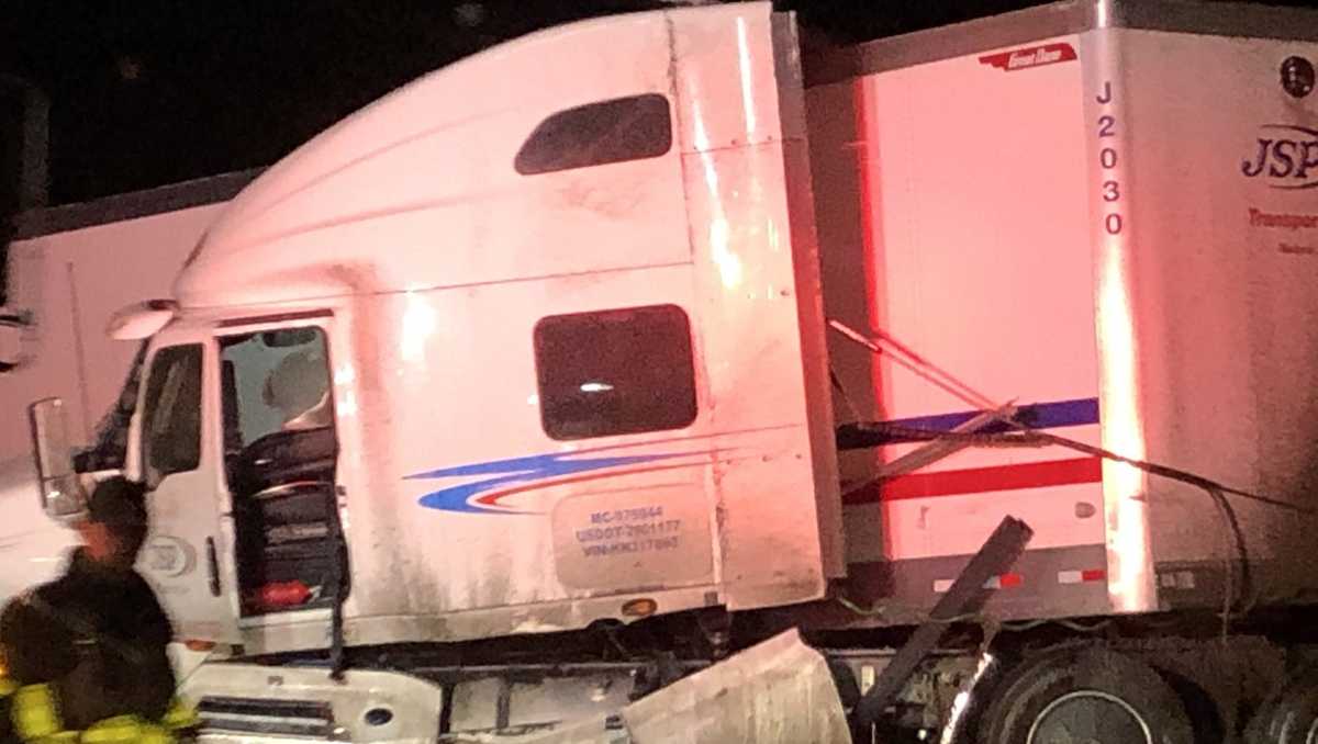 Jackknifed tractortrailer on I79 in Washington County
