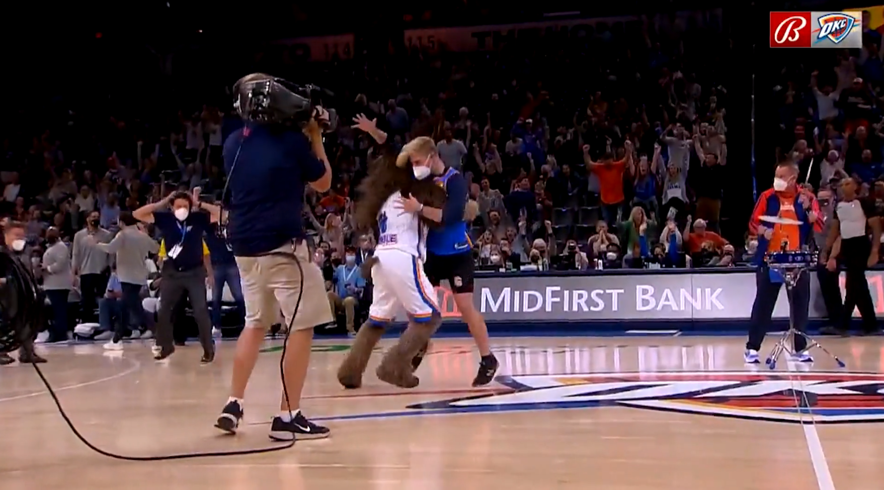 Fan Wins $20,000 After Hitting Half-court Shot At Thunder Home Opener