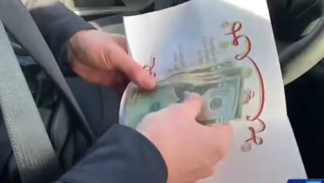 Police in New York 'ticket' unsuspecting drivers with cash - Vimarsana News