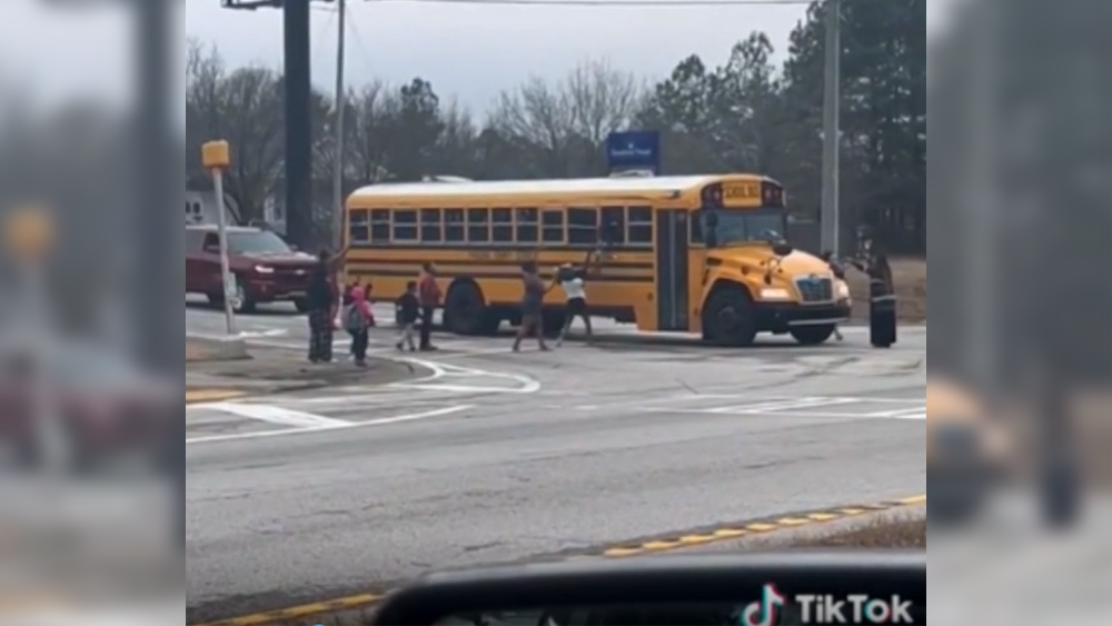 Georgia school bus driver suspended after fight with parent