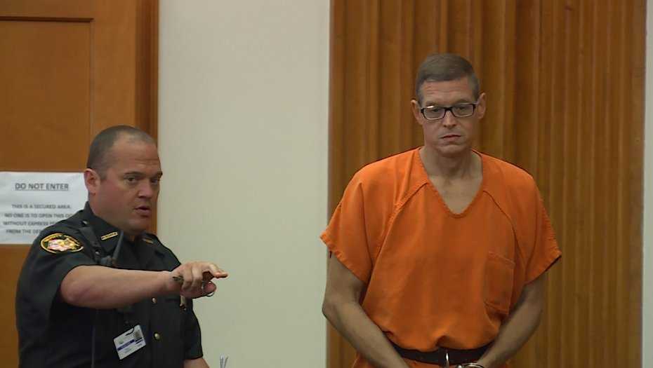 Judge keeps bond at $2 million for father accused of making threats to Loveland school - Vimarsana News