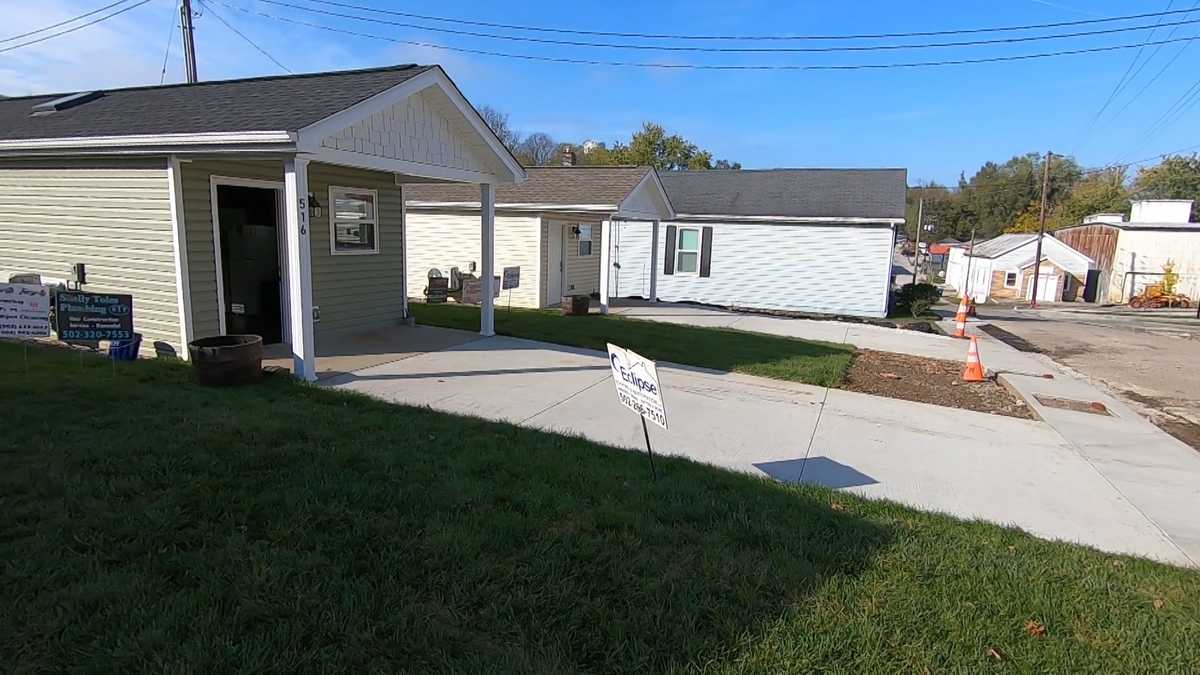 Homeless veterans find sanctuary at tiny home village in Shelbyville