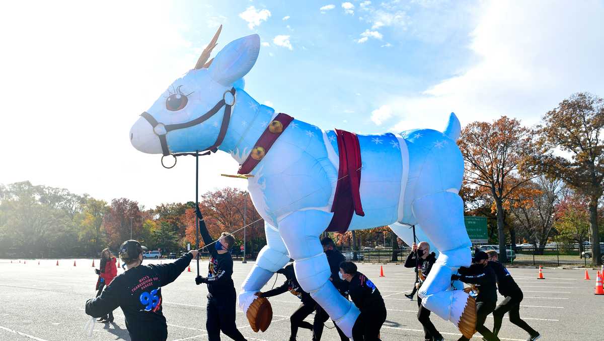 Macy's Thanksgiving Day Parade: Baby Yoda (Grogu) balloon was the best