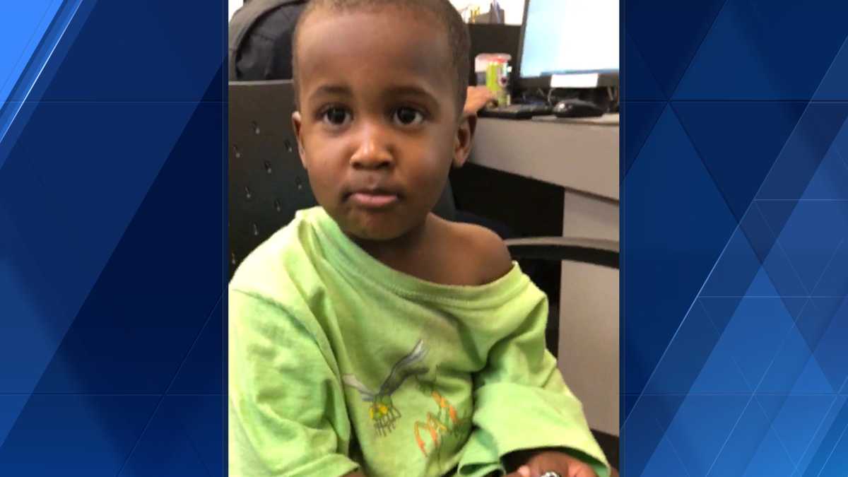 Toddler found wandering streets in Riviera Beach