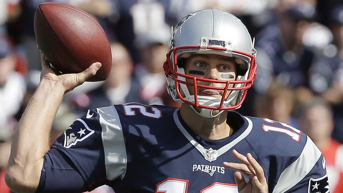 Tom Brady shines in return to Gillette Stadium