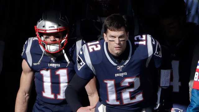 Tom Brady Shows Off 5 Rings at New England Patriots Super Bowl