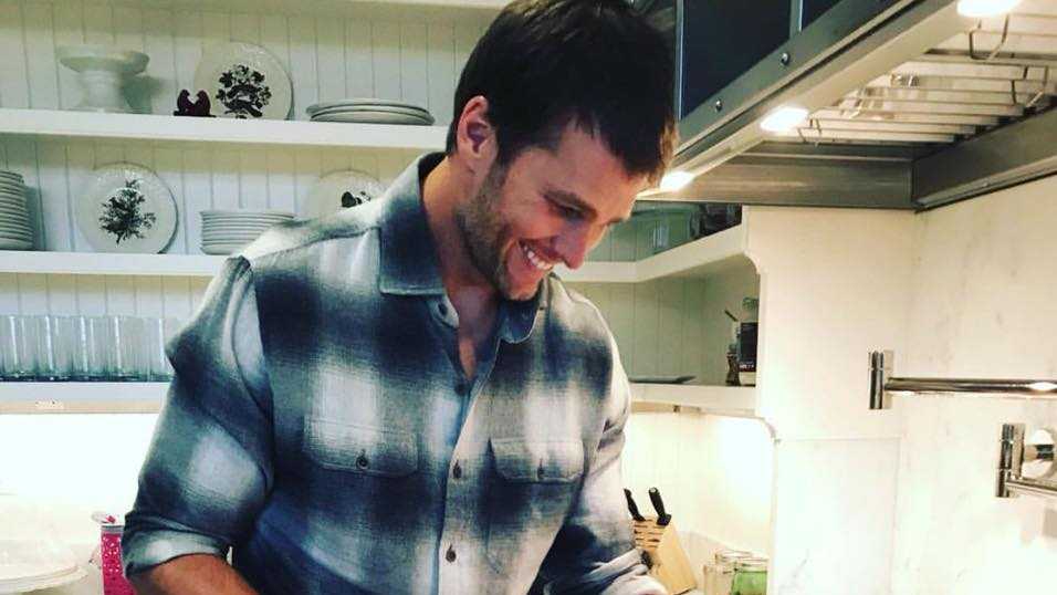 tom brady plaid shirt