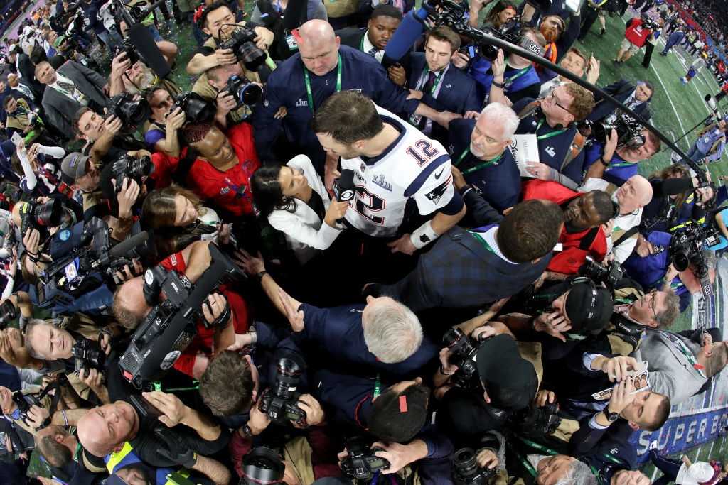 Tim Tebow draws large crowds at Dunkin' Donuts Park