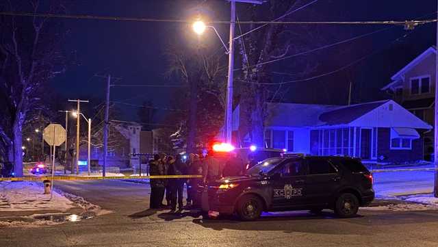 Man found shot to death in crashed car - Vimarsana News