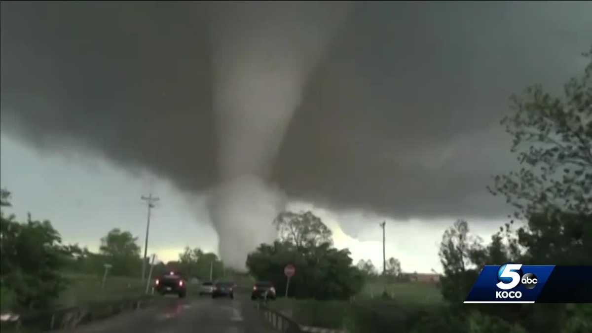 How does El Nino affect Oklahoma's fall tornado season?