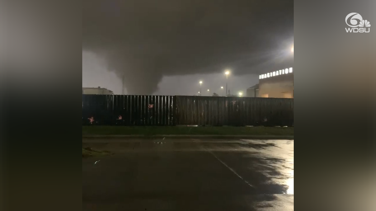 New Orleans struck by large, dangerous tornado