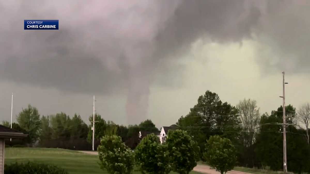 Tornado touches down in Dodge County