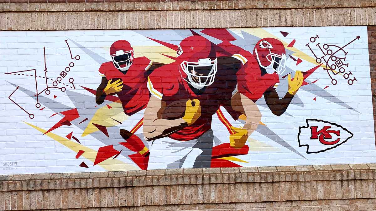 Chiefs mural from KCK home moved to Lake of the Ozarks