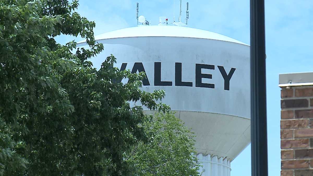 Valley holds flooding town hall meeting