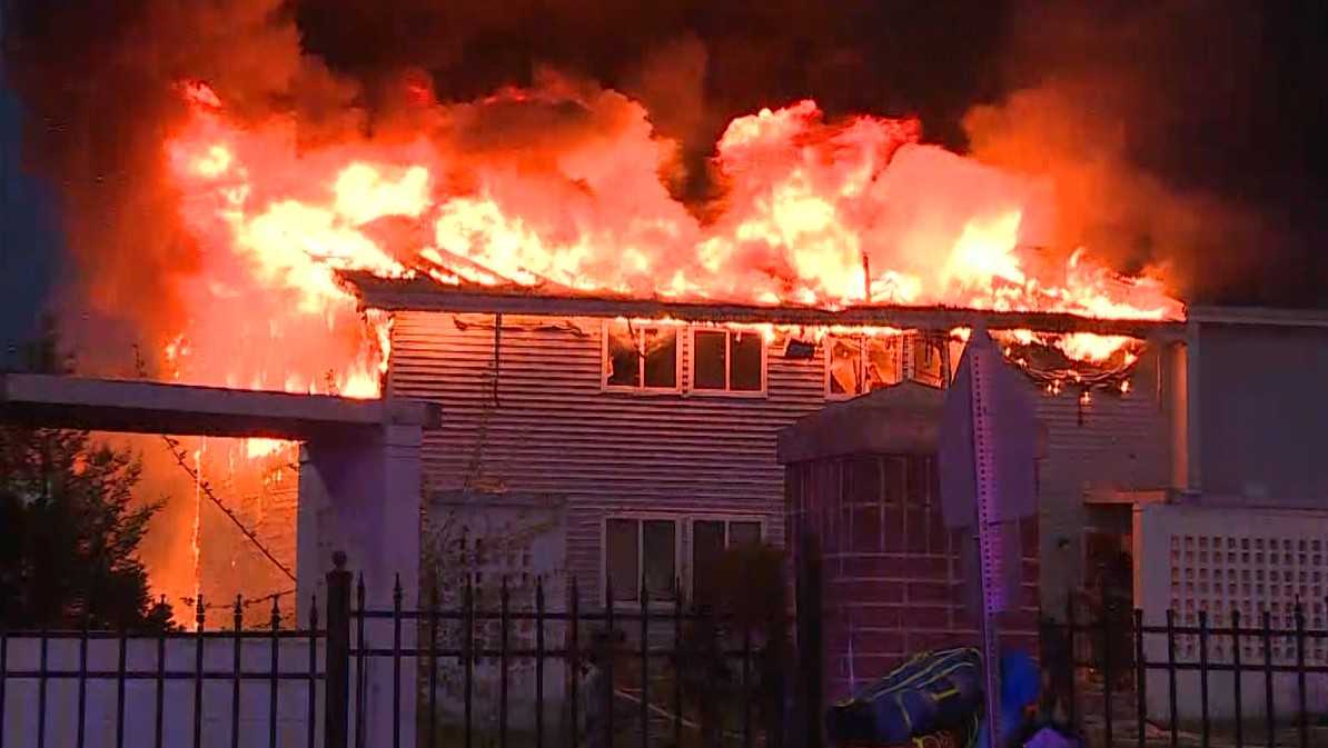 Kansas City fire: 18th and Woodland apartment fire - KMBC
