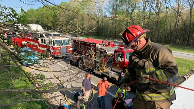 Anderson County, overturned tractor-trailer shuts down I-85 - Vimarsana News