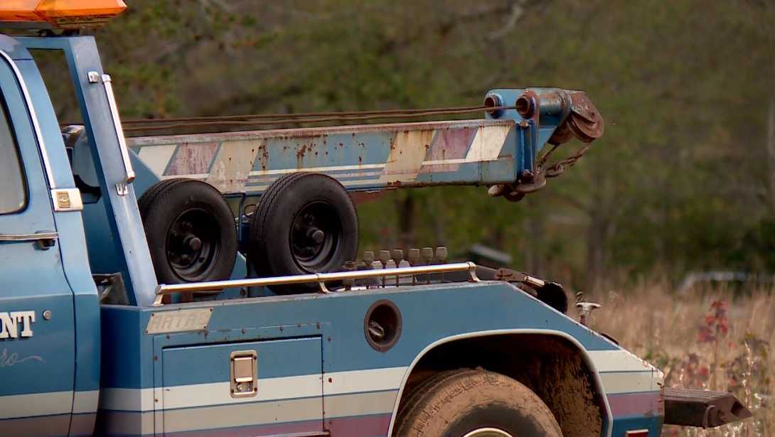 Tow truck drivers 'slow down, move over' as holiday season starts