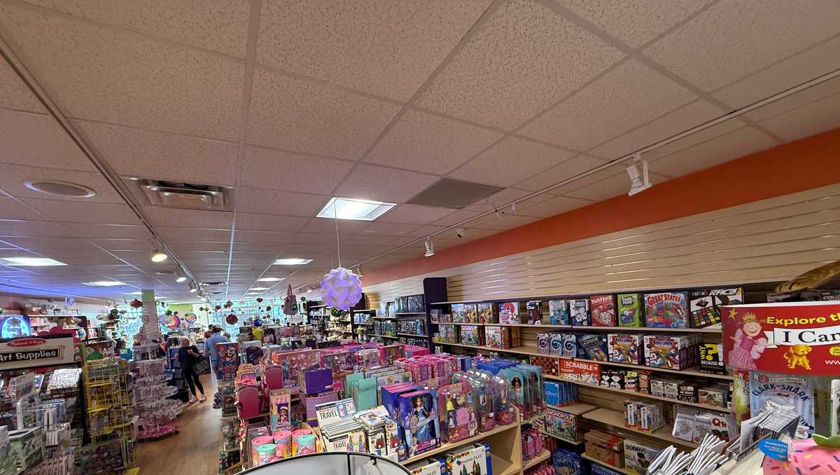 Last-minute Christmas shopping coming to an end in Central Alabama