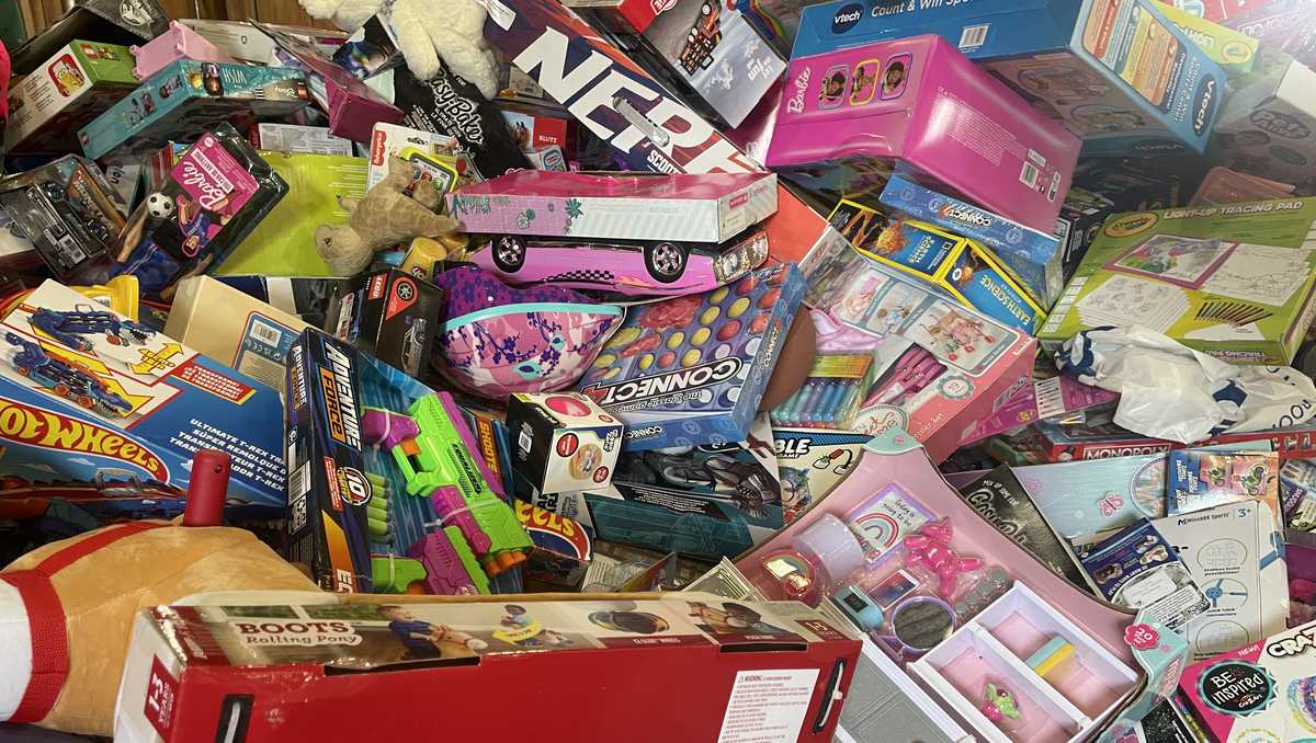 Thousands Of Toys Donated To Toys For Tots During Annual Holiday Boat 