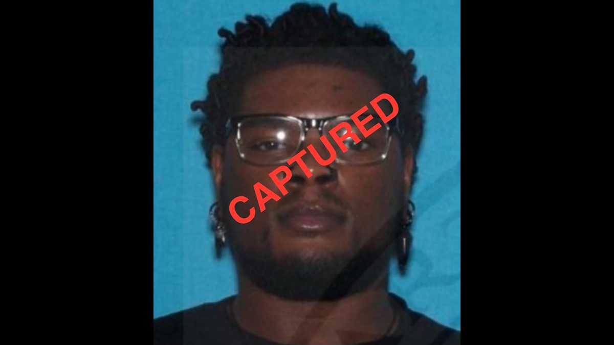 Fugitive arrested in Mississippi after standoff with US marshals