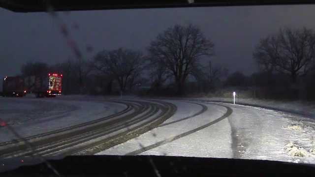 Snow falling in northern Oklahoma as wintry weather moves in - Vimarsana News