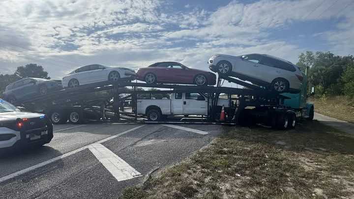 Parts of US 1 shut down in Hobe Sound due to tractor-trailer making 'unsafe U-turn,' officials say
