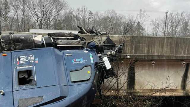 South Carolina: Tractor-trailer concrete barrier on I-85 - Vimarsana News