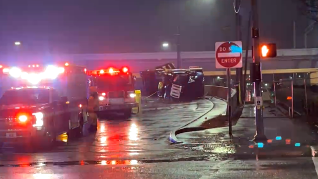 Overturned 18-wheeler closes exit ramp 261A downtown Birmingham - Vimarsana News