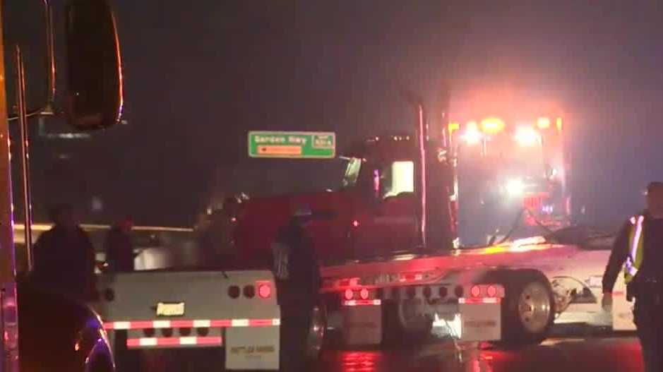 Jackknifed big rig on I-5 causes delays in Sacramento