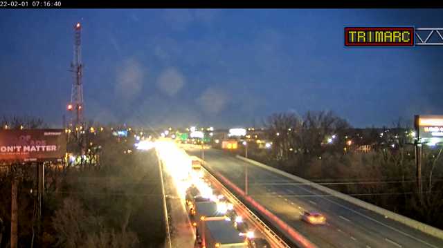 Multiple injury crash shuts down I-64 East lanes while crews work scene - Vimarsana News