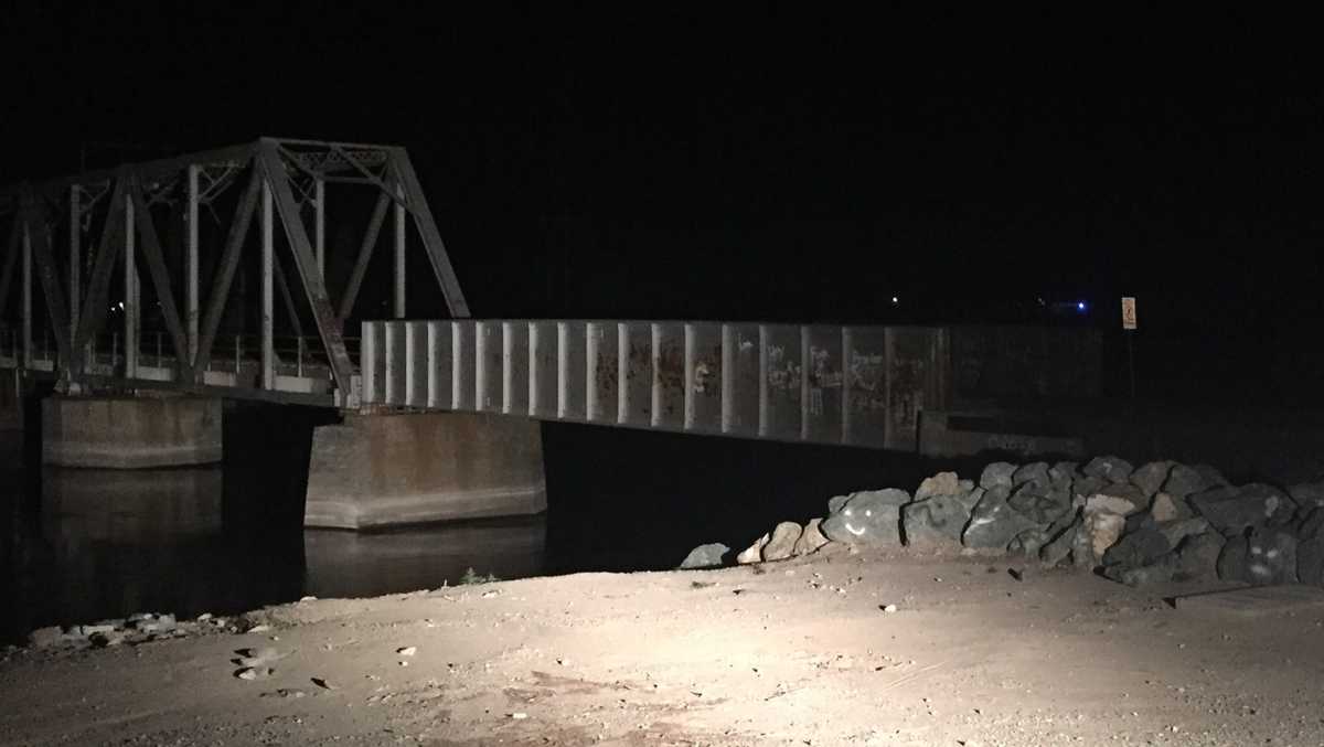 Teen bicyclist hit, killed by train in Manteca