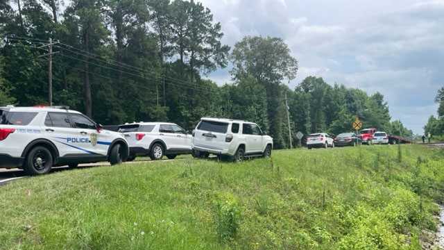 Train collides with vehicle in Flowood - Vimarsana News