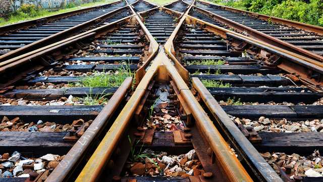 Train derailment blocks some streets in Calera - Vimarsana News
