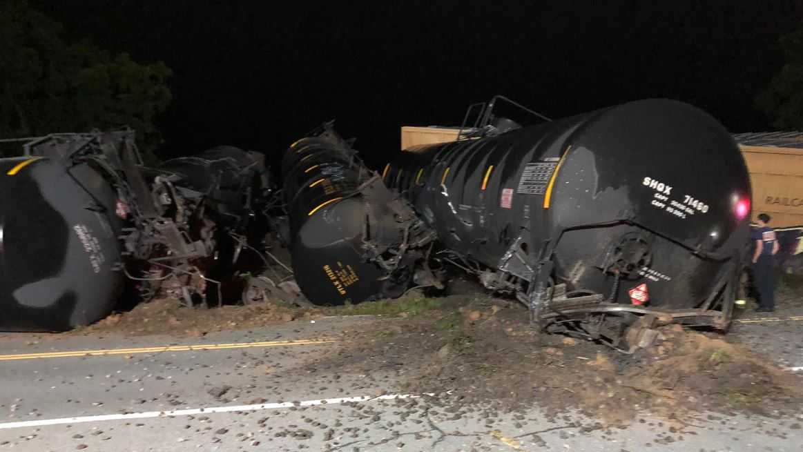 ﻿CSX reports 19 railcars involved in train derailment