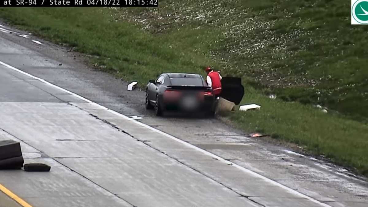 VIDEO: Ohio traffic camera captures driver dumping trash on side of the ...