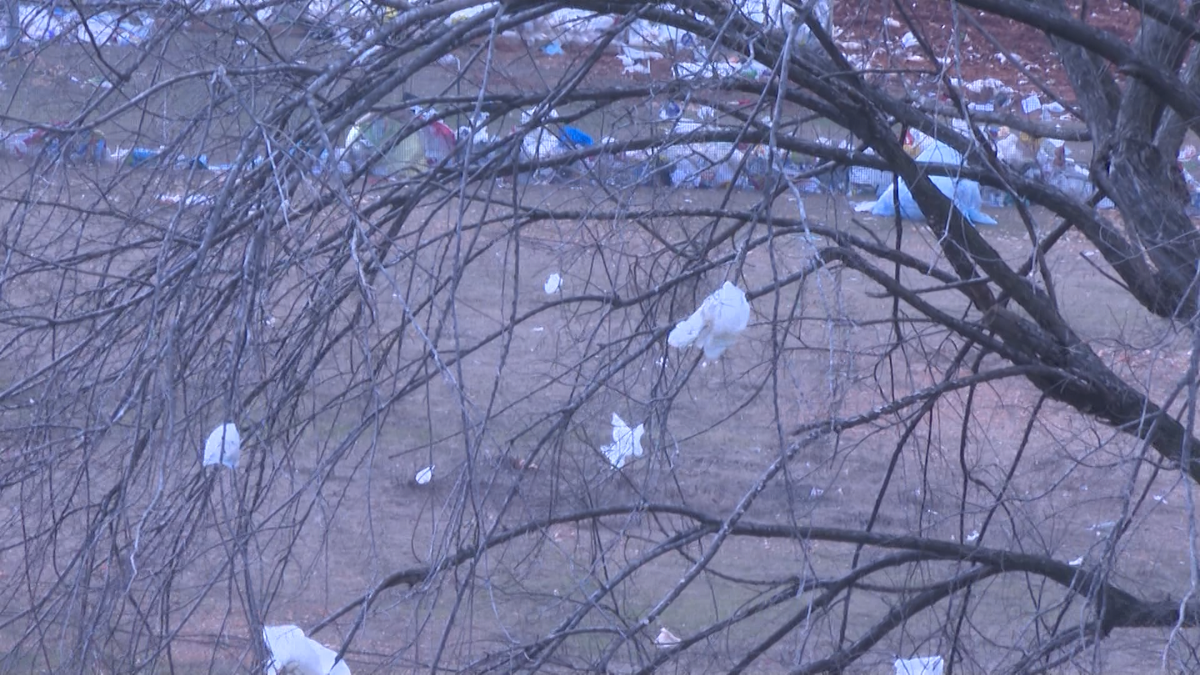 Tontitown mayor complains about landfill trash blowing into city