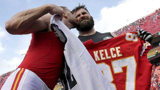Football Hall of Fame to display Jason and Travis Kelce's mom's Super Bowl  jersey