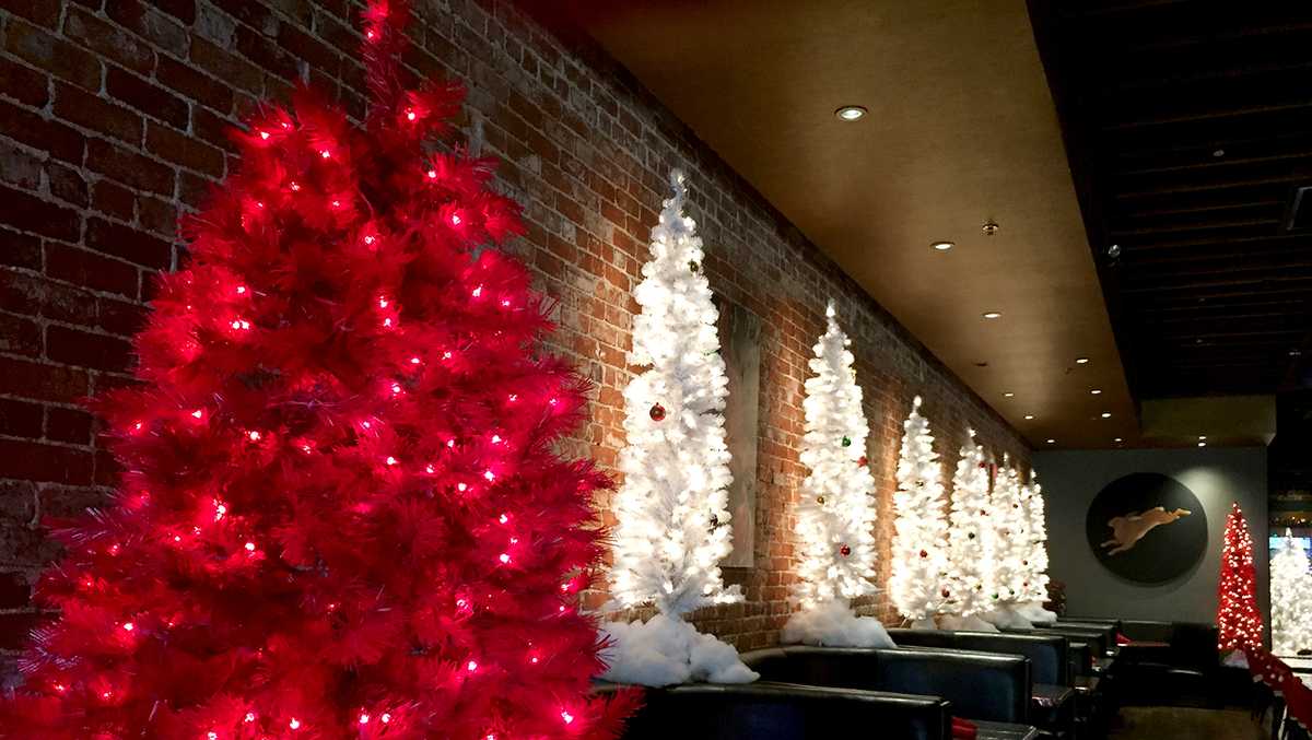 Pop-up throws 'amazing Christmas party every night’ at Sacramento bar