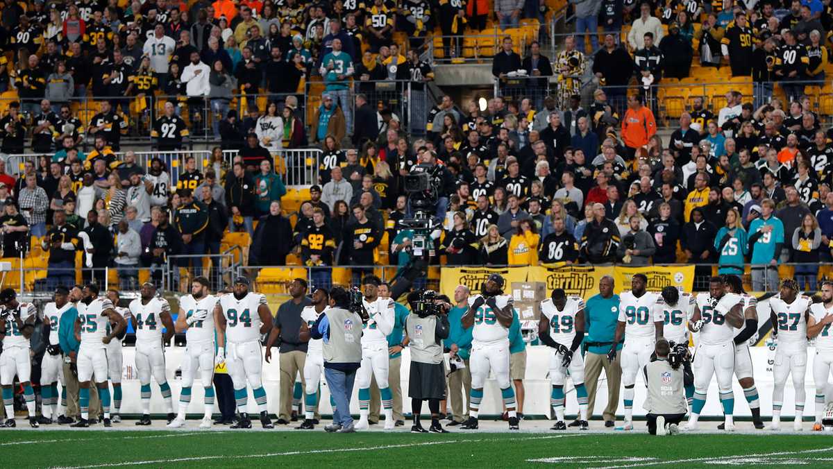 Pittsburgh Steelers fans reject hate from Squirrel Hill synagogue