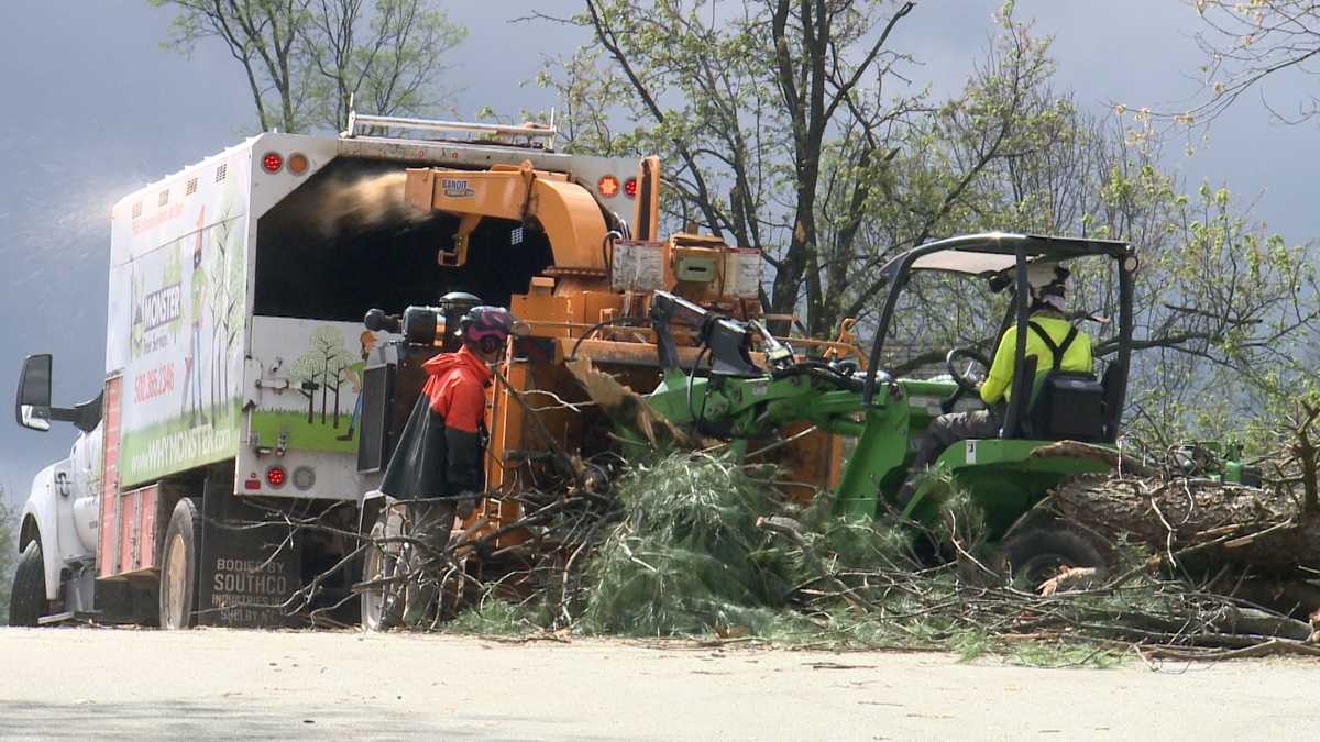 Jeffersonville mayor says city is lending a hand in cleanup after storms